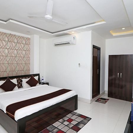 Oyo 8837 Hotel Surya Galaxy Kanpur Eksteriør billede