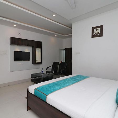 Oyo 8837 Hotel Surya Galaxy Kanpur Eksteriør billede
