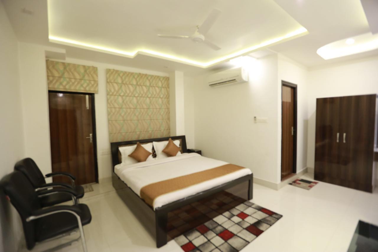 Oyo 8837 Hotel Surya Galaxy Kanpur Eksteriør billede