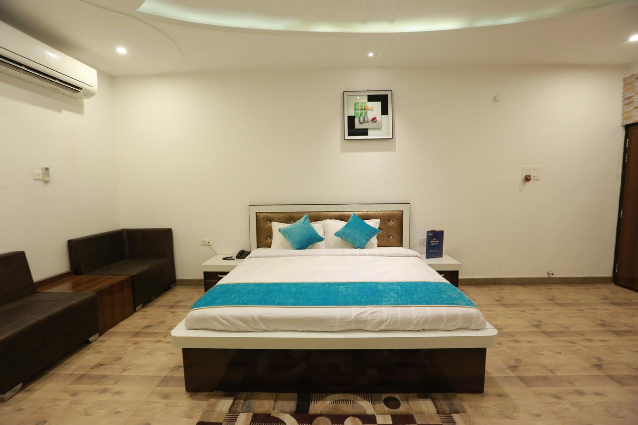 Oyo 8837 Hotel Surya Galaxy Kanpur Eksteriør billede