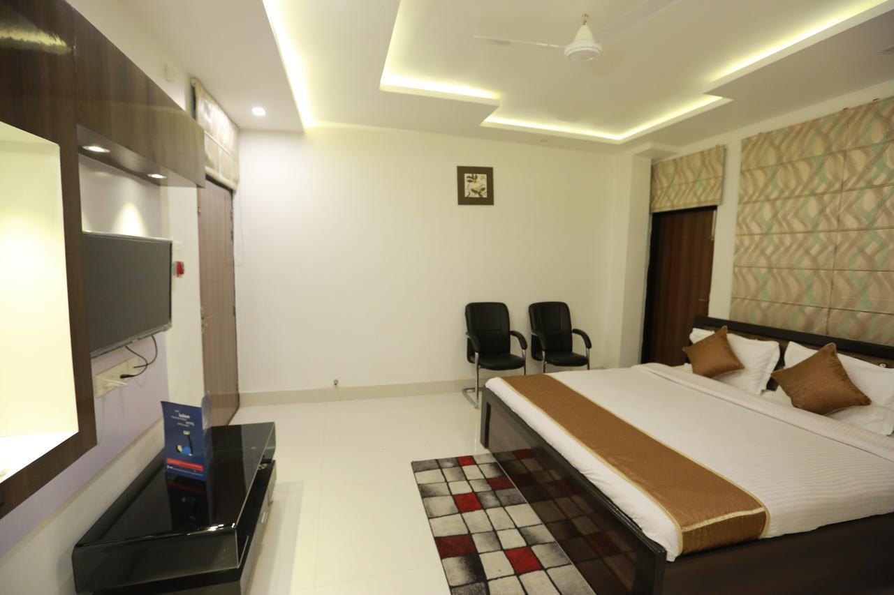 Oyo 8837 Hotel Surya Galaxy Kanpur Eksteriør billede