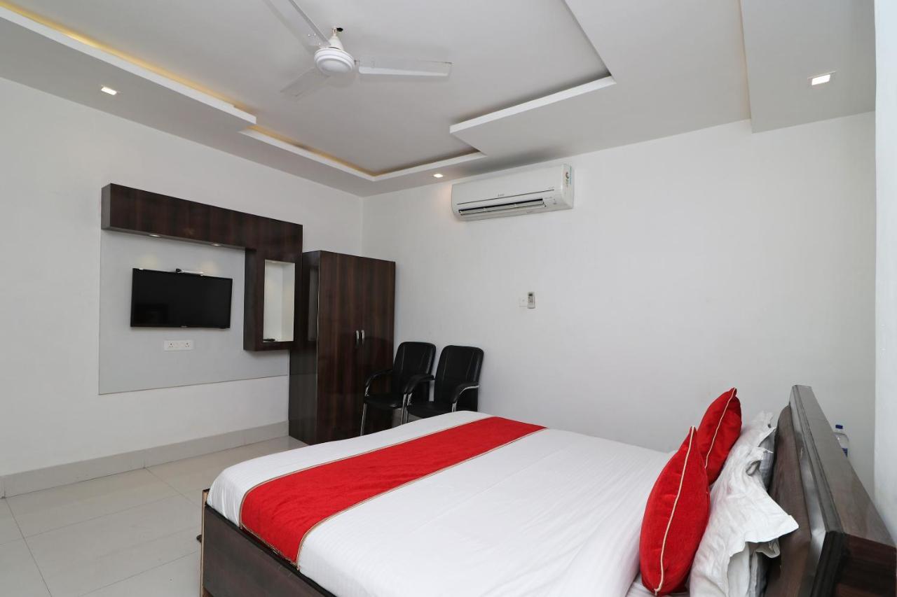 Oyo 8837 Hotel Surya Galaxy Kanpur Eksteriør billede