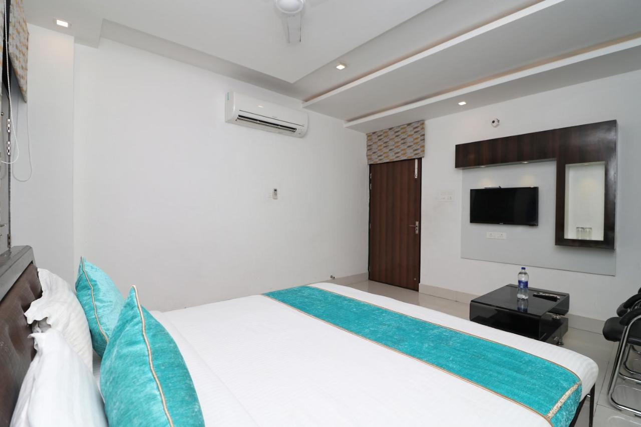 Oyo 8837 Hotel Surya Galaxy Kanpur Eksteriør billede